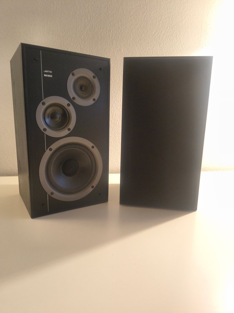 Jamo - Σπάνιο σετ ηχείων Jamo SE 802 σε άριστη κατάσταση, με νέους αφρώδεις περιβάλλοντες για τα μπάσα. Σετ ηχείων #2.1