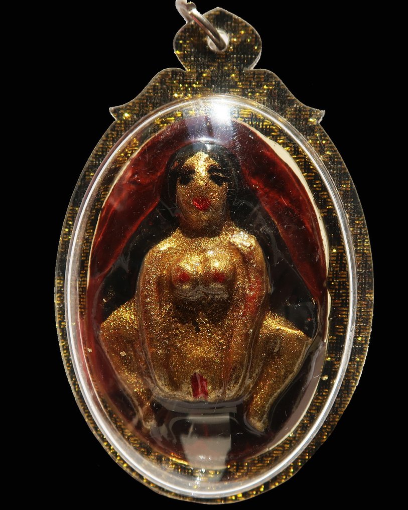 Amulette de la Dame Dorée : Charisme Suprême & Fortune Magnétique - Talisman #1.0