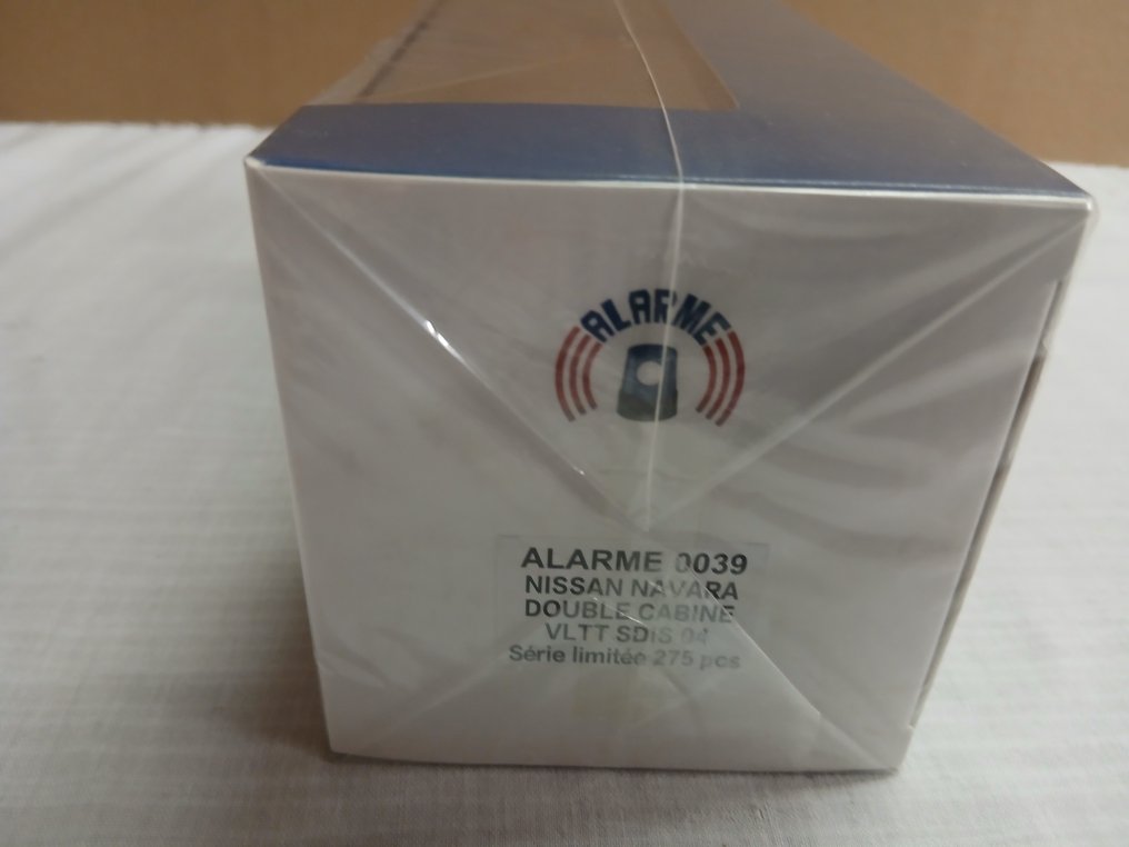 Momaco 1:43 - Modelauto - NISSAN NAVARA DOUBLE CABINE VLTT SDIS 04 #4.3