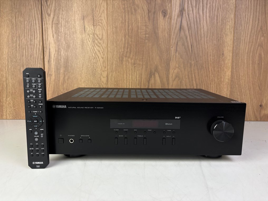 Yamaha - R-S2020 - DAB+ Solid state meerkanaals receiver #1.0