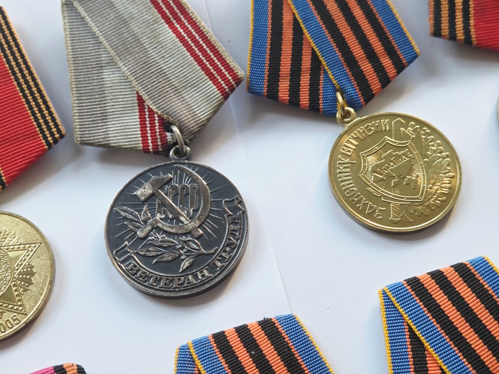 Tschechoslowakei/Sowjet. - Medaille (Militär) - Los von 23 Medaillen. #2.1