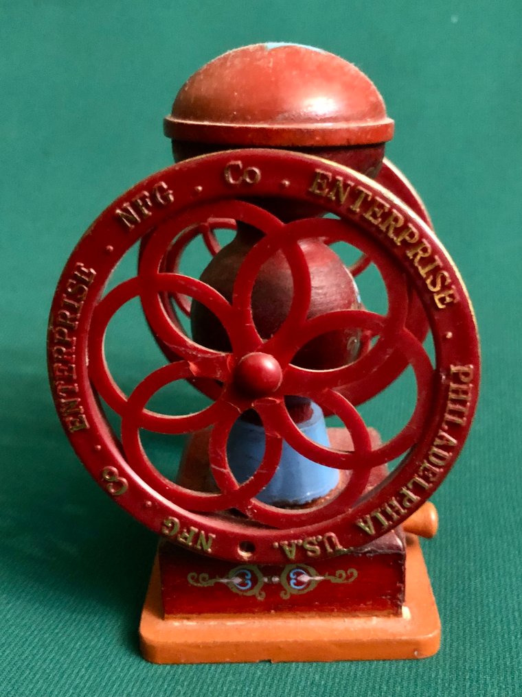 Μύλος καφέ (2) -  Ένα ζευγάρι μινιατούρες, διακοσμητικοί, κοπτήρες καφέ. Ένας από αυτούς διαφημίζεται από την NFG & Co - Χάλυβας, Ξύλο, Πλαστικό #2.1