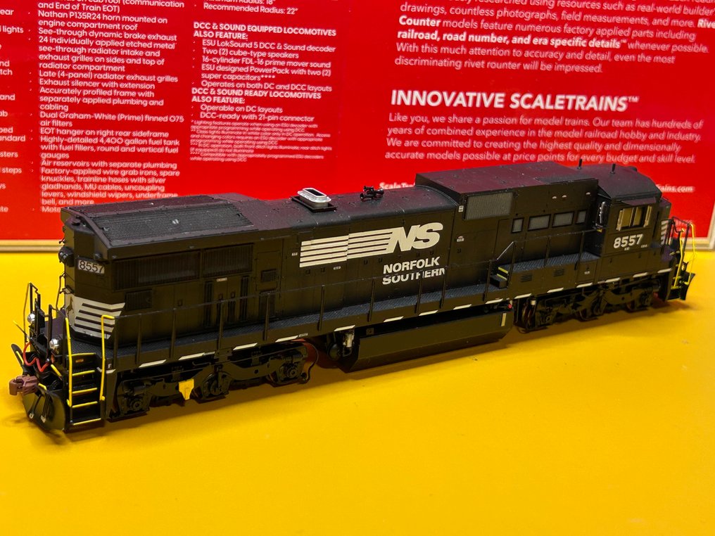 SCALETRAINS H0 - 39743 - 柴油電力混合火車 (1) - GE C39-8 - NS #1.0