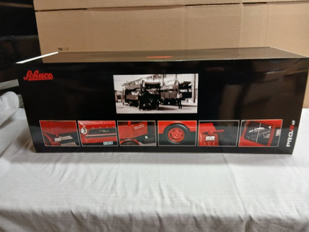 Schuco 1:18 - Φορτηγό μοντελισμού - Opel Blitz Renntransporter Porsche #2.1