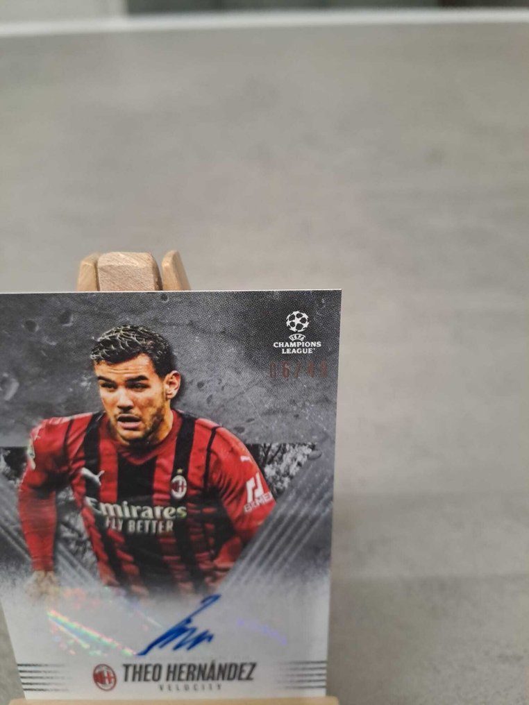 Topps Theo Hernández /25 & /49 Auto 亲笔签名卡, 序列化卡 - 2 Card - 近全新（NM） #3.2