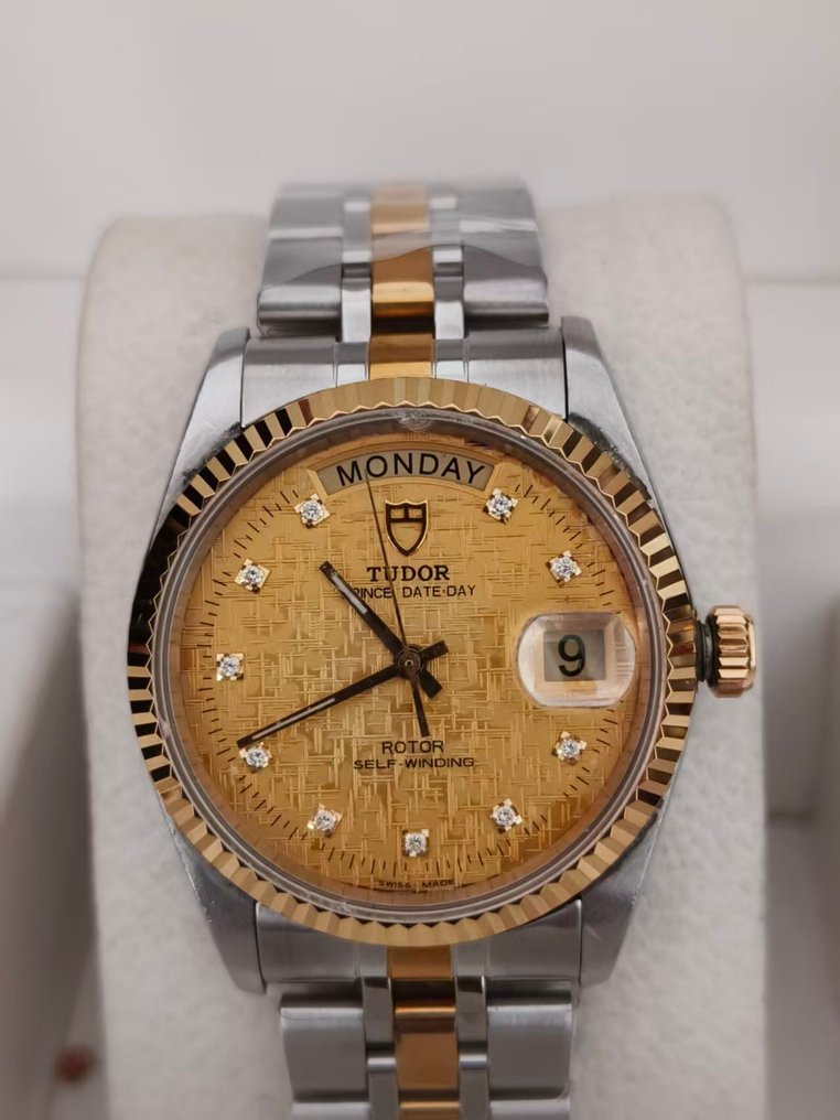 Tudor - Prince Date - Bez ceny minimalnej
- 74033 - Mężczyzna - 2010-2020 #1.0