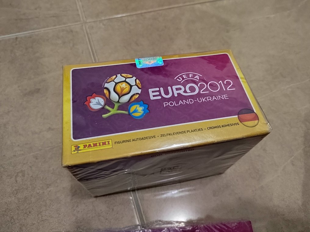 Panini Euro 2012 - Empty album + Sealed box - Mint (M) #3.2