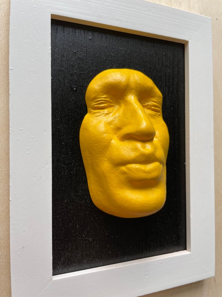 gregos - Small yellow kiss on black background-white frame #1.0