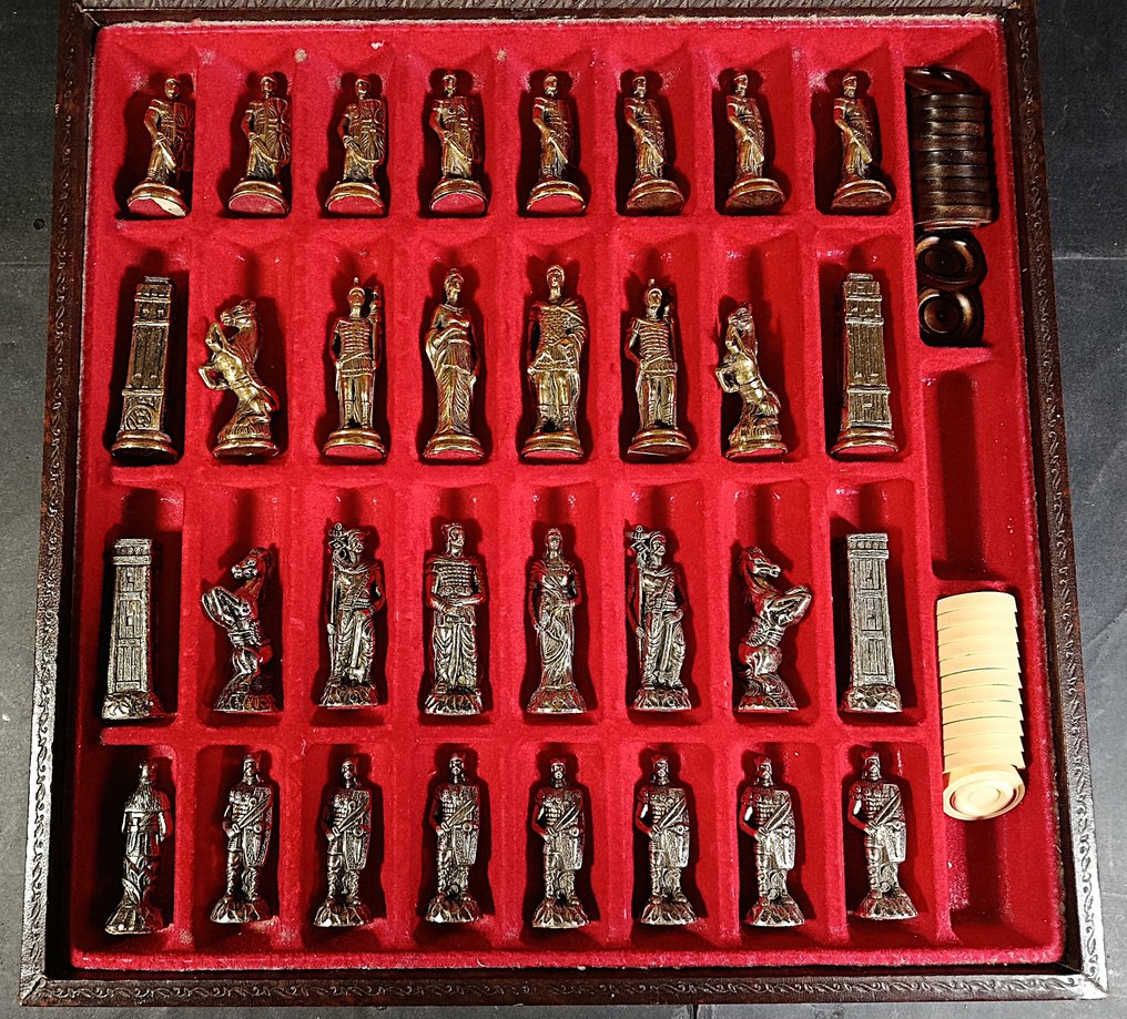 Italfama - Chess set - Romanos Vs Barbaros - Bronze, Leather #2.1