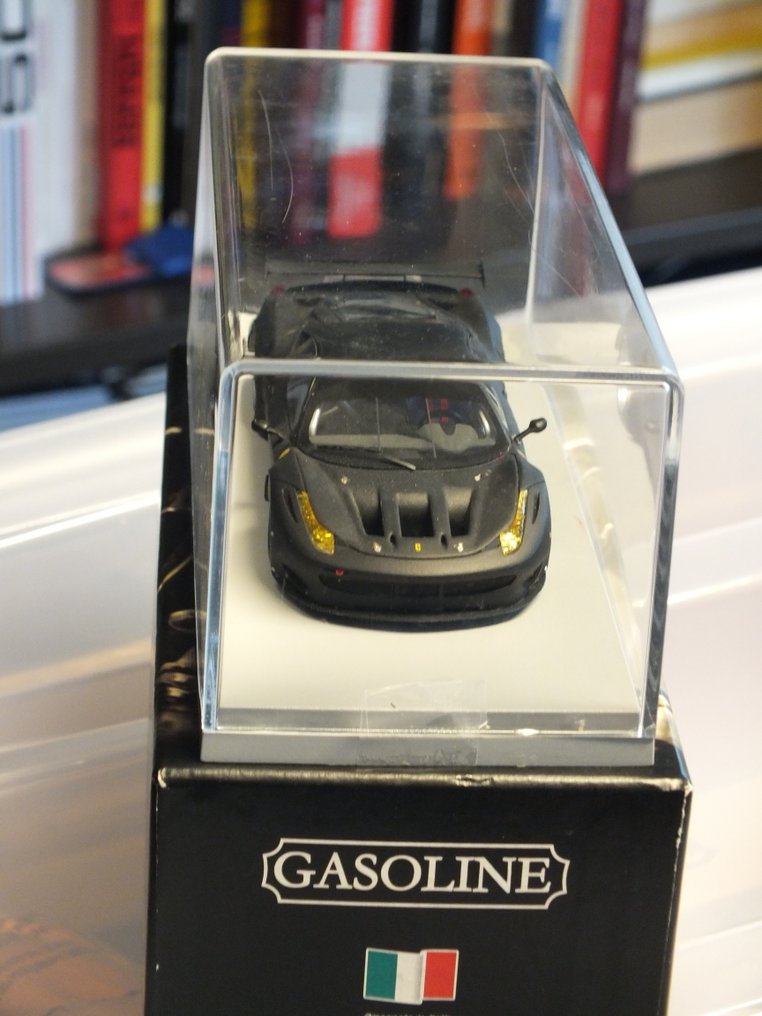 Gasoline 1:43 - Sportwagenmodell - Ferrari 458 GT2 - Matt Black #3.2