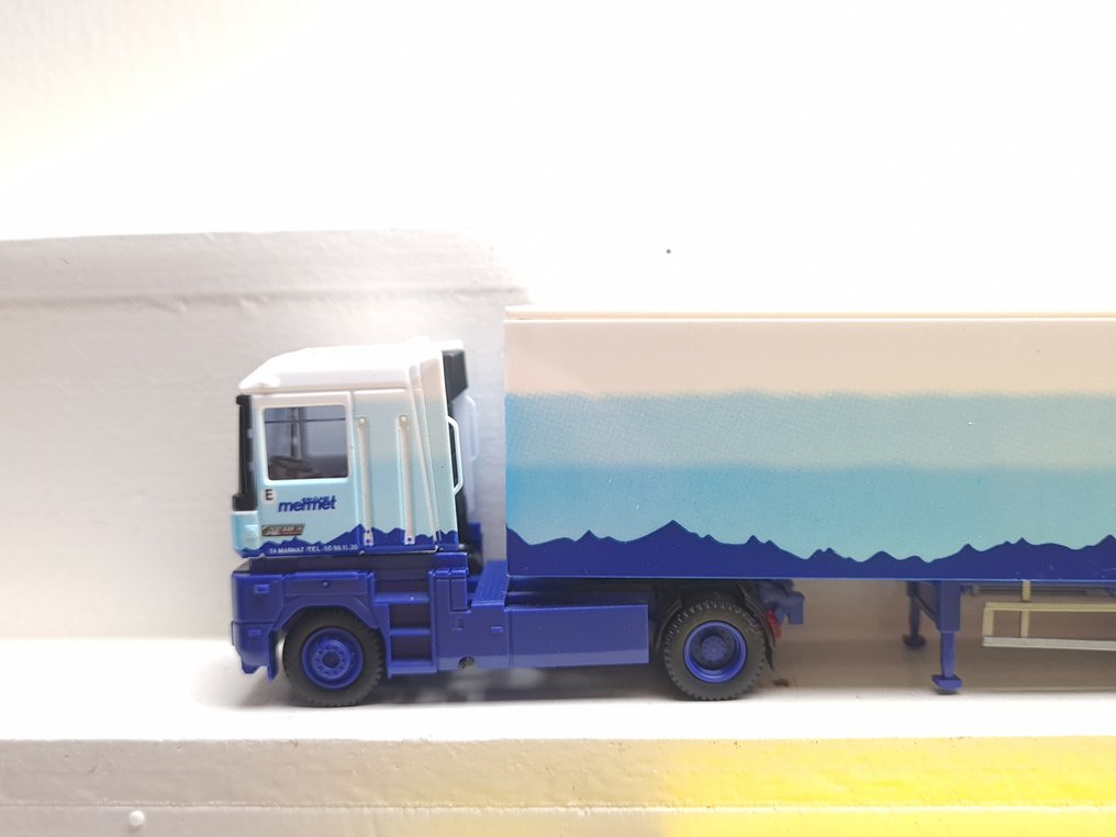 Herpa, AWM H0 - 142120/142540/60029/etc - Οχήματα τρένων μοντελισμού (8) - 8x Γαλλικά φορτηγά και φορτωτές 'Michelin', 'Martin'. #3.2