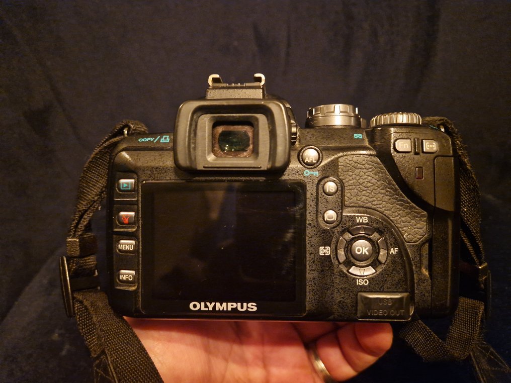 Olympus E-510 + Zuiko digital 14-42 Digital reflex camera (DSLR) #1.0