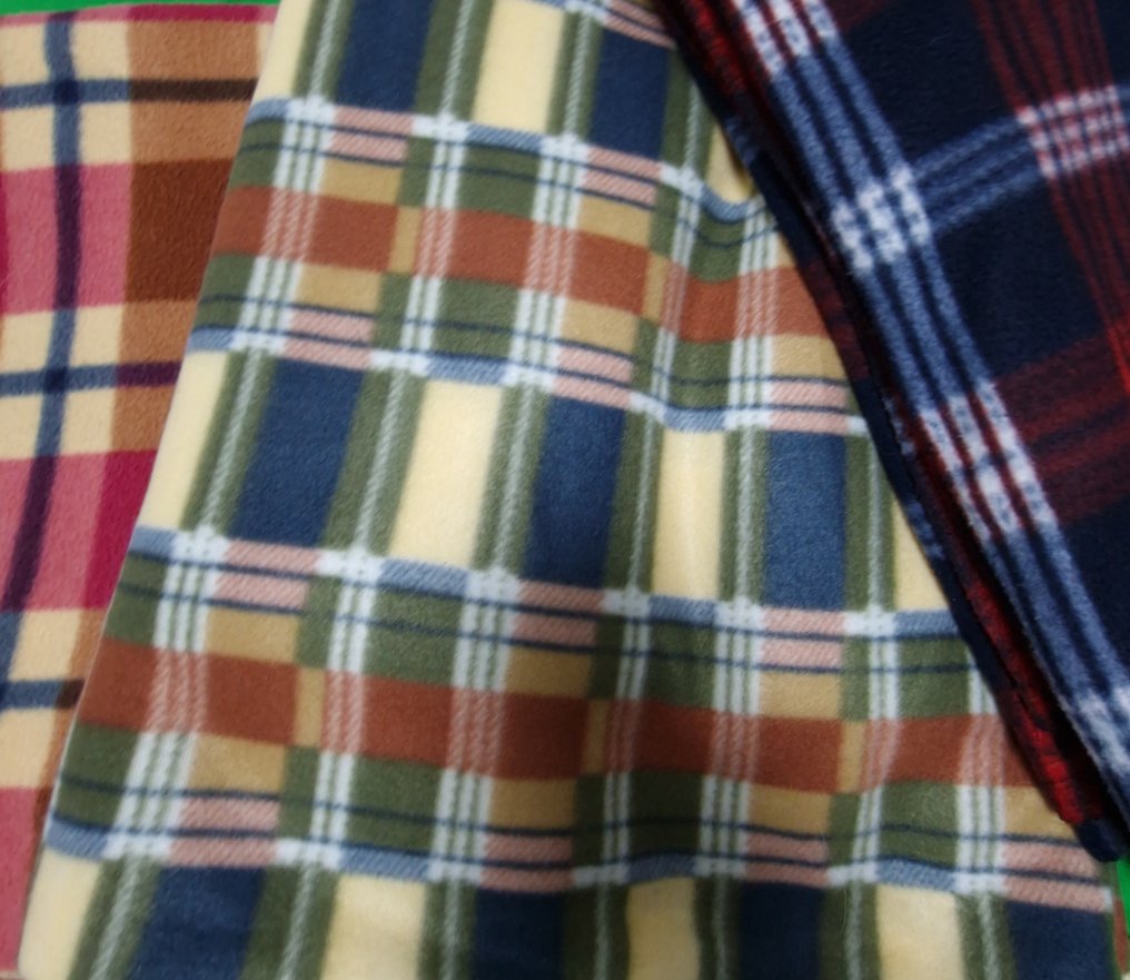Set of 4 Soft Fleece Blankets in Plaid Designs - Blanket (4)  - 240 cm - 220 cm #3.2