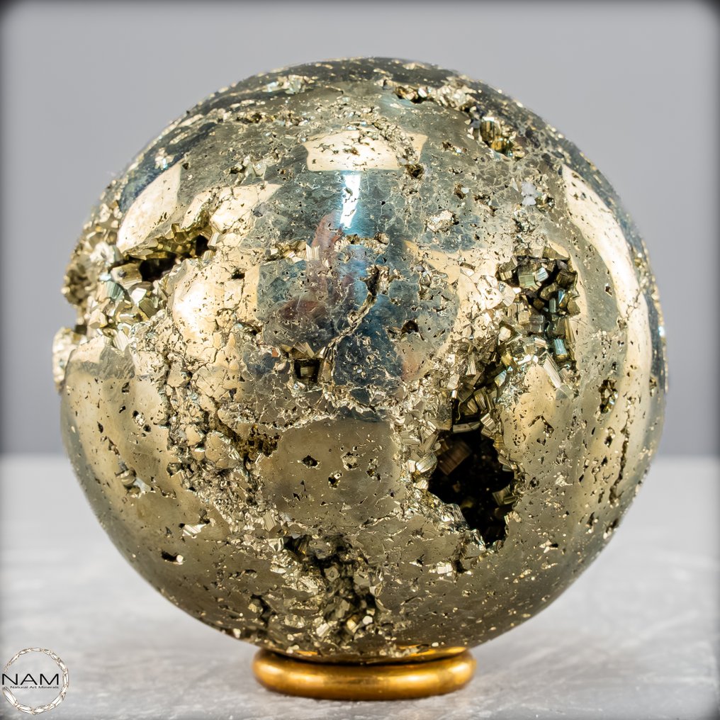 Natuurlijk gouden pyriet van eerste kwaliteit. Sphere- 925.21 g #4.3