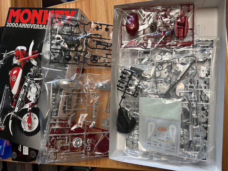 Tamiya 1:6 - Modellmotorrad - Honda Monkey 2000 Anniversary #2.1