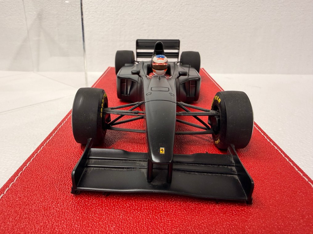 Minichamps 1:18 - 模型汽车 - Ferrari F300 - 迈克尔·舒马赫 #2.1