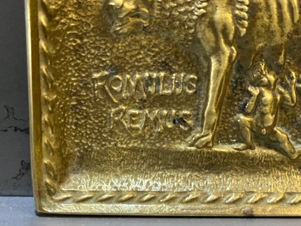 放零碎杂物的盒子 - Max le Verrier - 法国 #1.0