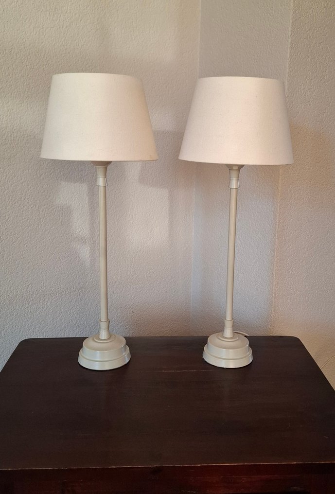 Lampada da tavolo (2) - Colore metallo sabbia #1.0