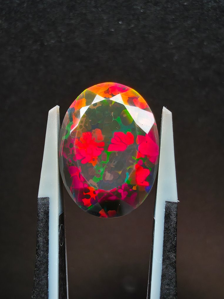 4.5ct Opal Negru fațetat - Înălțime: 16.5 mm - Lățime: 12.4 mm- 0.9 g #2.1