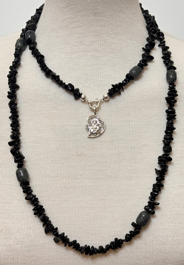 Ágata Negra Natural com Virgem Maria com menino. Protetor de Saúde; Sorte; Espíritos. - Colar com pingente - Com fecho de prata 925 #1.0