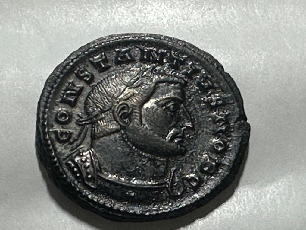 Romarriket. Constantius (AD 305-306). Follis Lyon mint. Genio  (Ingen mindstepris) #1.0