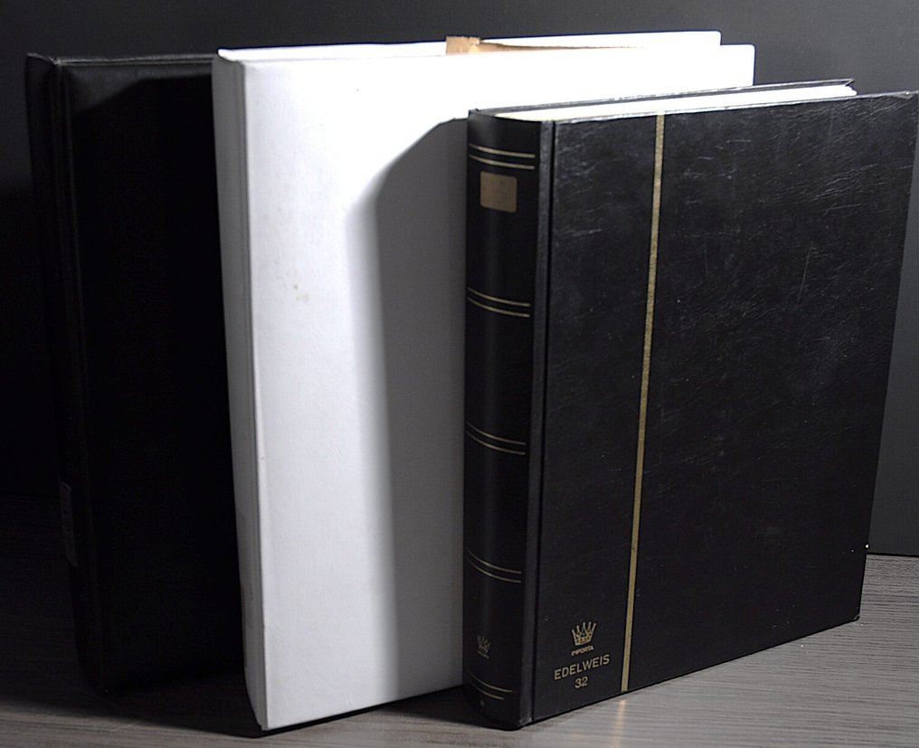 荷兰  - 豪华相册中的收藏，以及多样的库存册，包含许多未使用的邮票（228张照片）。 #1.0