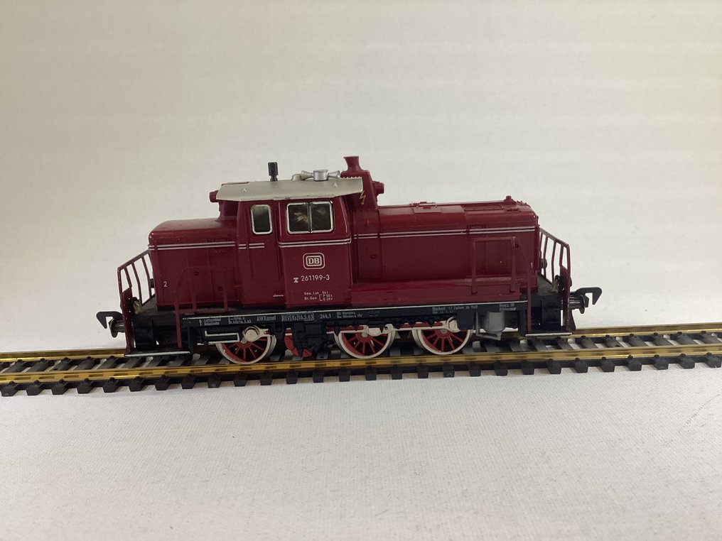 Fleischmann H0 - 4225 - Πετρελαιοκίνητη μηχανή τρένου (1) - BR260 - DB #2.1