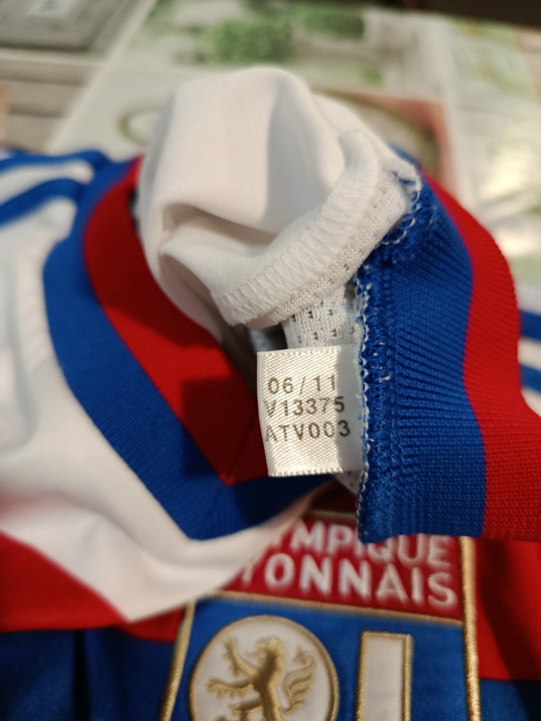 Olympique Lyon - Ligue de Champions - 2011 - Maillot de foot #2.1