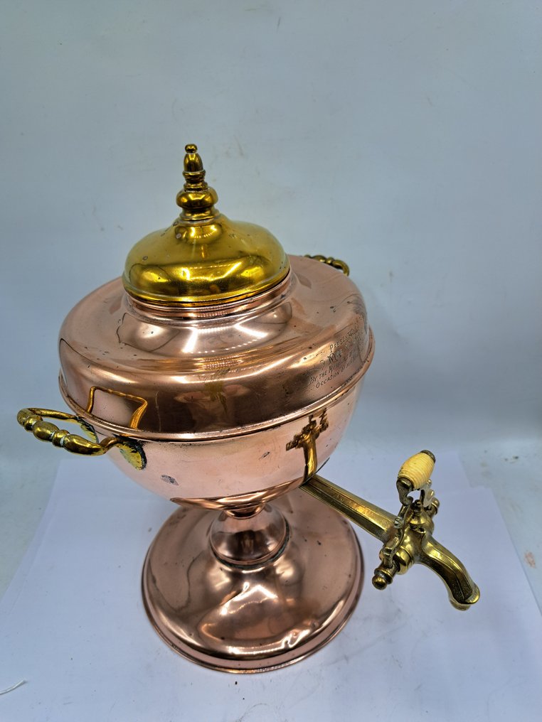 Samovar -  med tappkran - Koppar, Mässing - Engelse Kraanpot #3.2