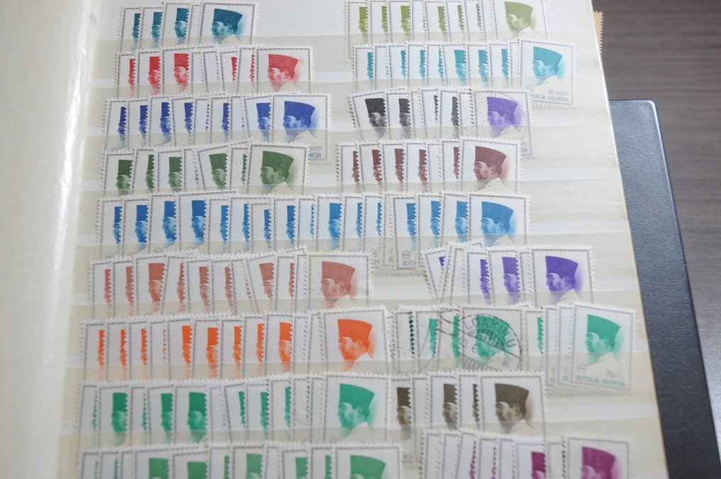 印度尼西亚  - 在一堆库存书中进行搜索（186 张照片） #3.2