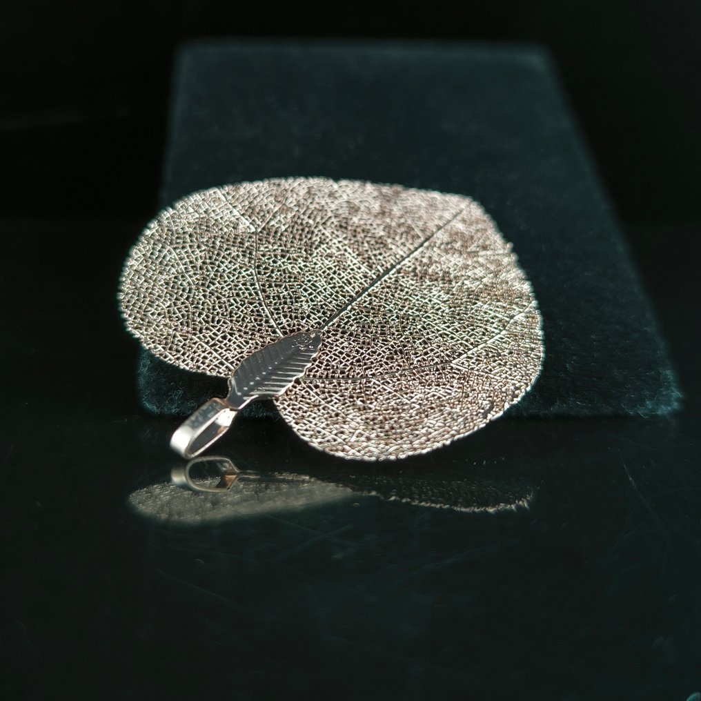 andere Blatt - Höhe: 47 mm - Breite: 40 mm- 1.82 g - (1) #4.3