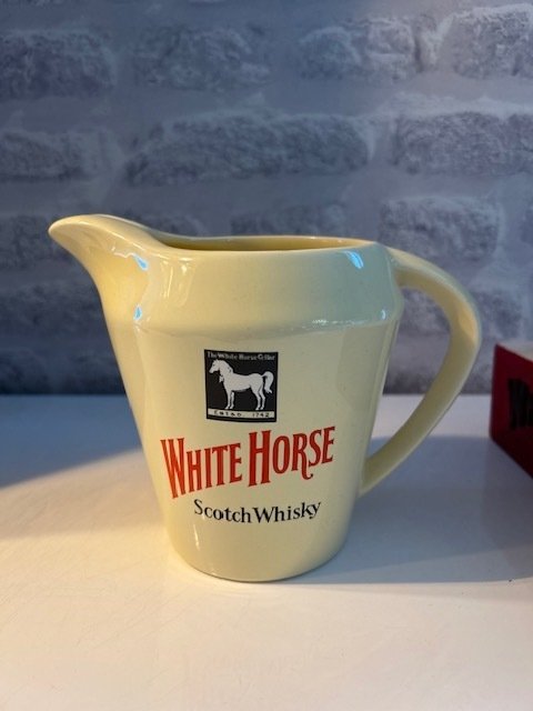 白马苏格兰威士忌雕像与水壶 - 標誌 - 陶器 #4.3