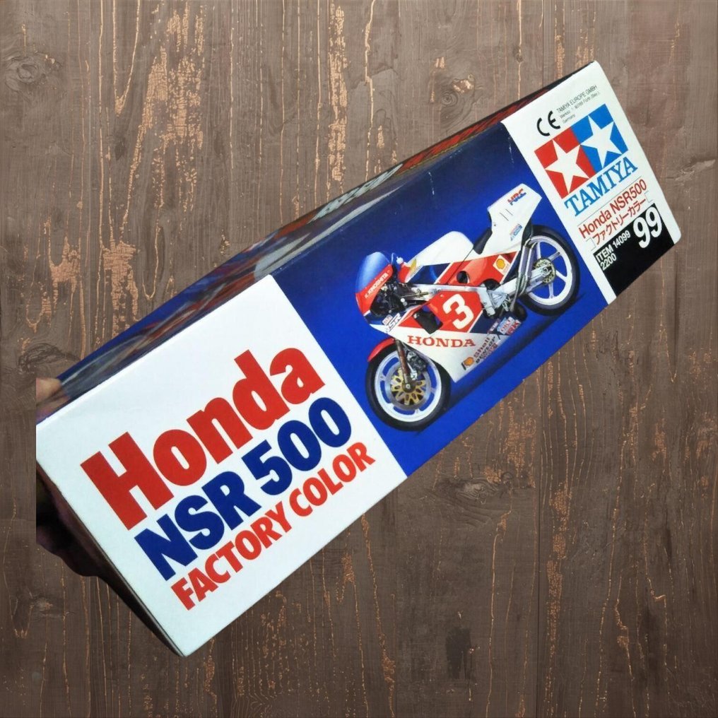 Tamiya  - Speelgoedauto 1/12 SCALE Honda NSR500 – Factory Color - 1990-2000 - Japan #1.0