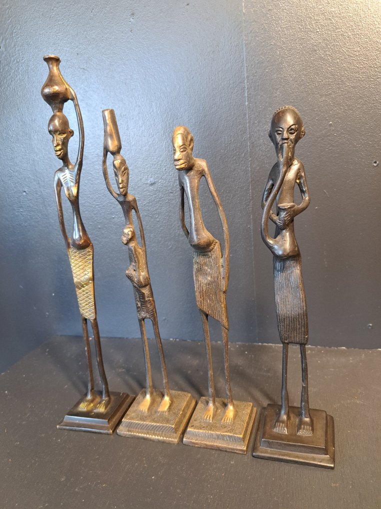 Vier Afrikaanse slanke beelden - Statue - Afrika  (Ingen mindstepris) #2.1