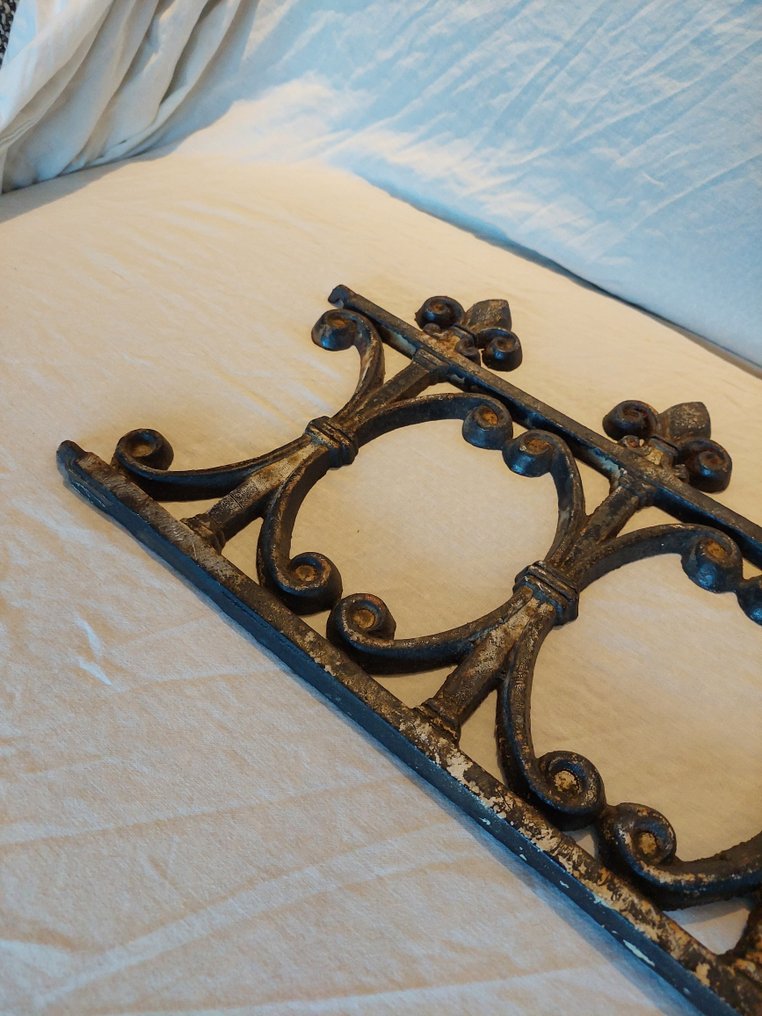 Inspirado na antiguidade Grelha decorativa - 1980-1990 - Fleurs de lis  #3.2