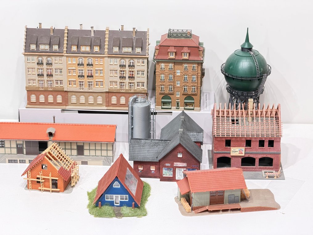 Faller, Vollmer H0 - Modellbahngebäude (12) - Häuser, Wasserturm, Hallen #1.0