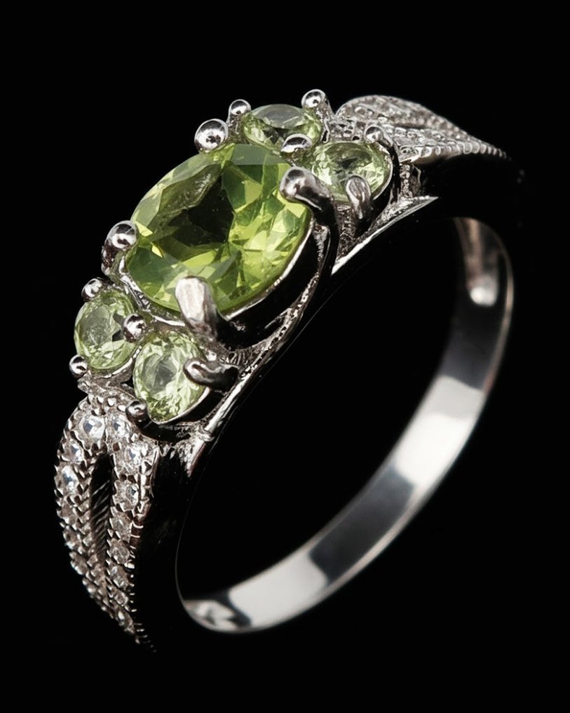 Peridot - Silber, Peridot-Ring „Lichtherz“: Emotionale Heilung & Harmonie - Silber 925 - Ring #2.1