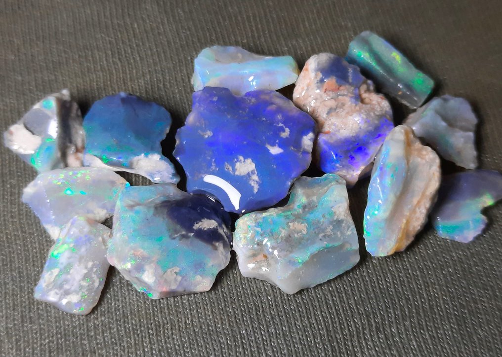 23.5 cts - Natural Australian Opal - Rough- 4.7 g #1.0