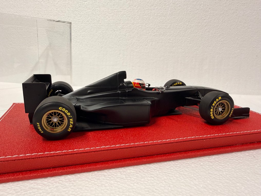 Minichamps 1:18 - 模型汽车 - Ferrari F300 - 迈克尔·舒马赫 #4.3