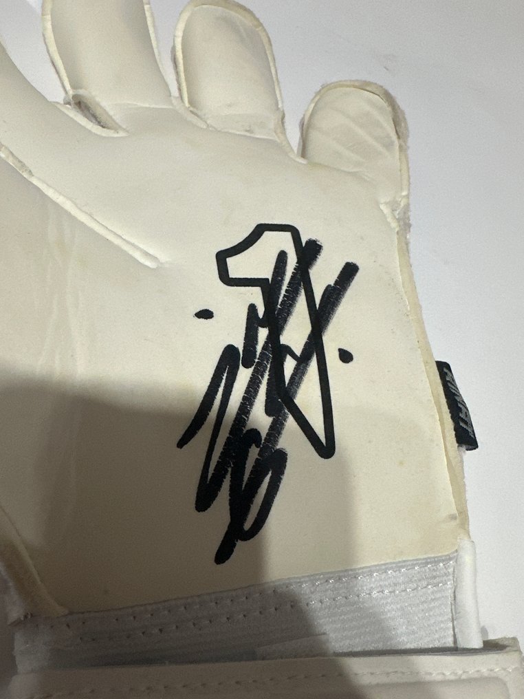 FC Barcelone - football - joan garcia - 2025 - Gants de gardien de but #1.0