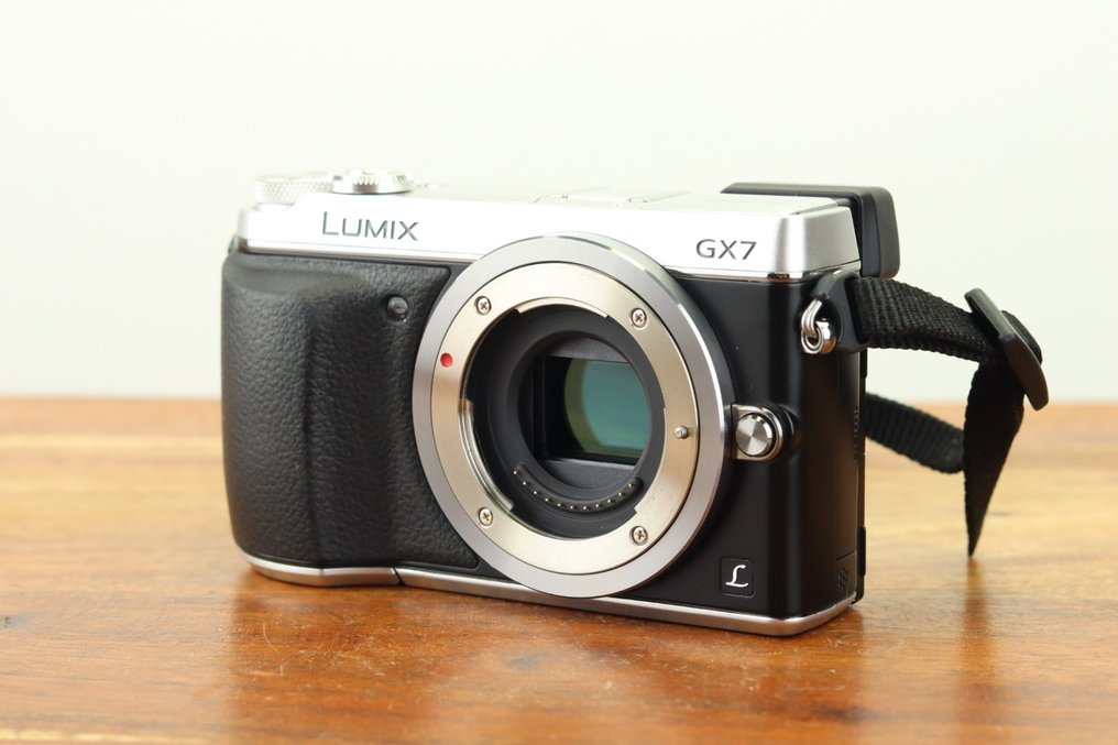 Panasonic Lumix DMC-GX7, Micro Four Thirds Body Digital camera #1.0