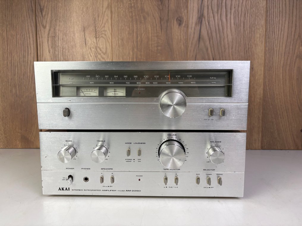 Akai - AM-2250 Solid state integrated amplifier, AT-2250 Tuner - Stereo set #2.1
