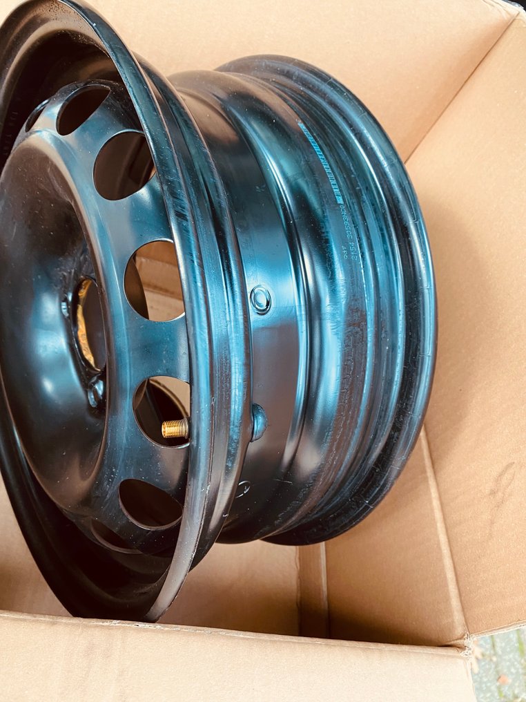 Lille modelbybil (4) - stalen velg - For Ami #1.0