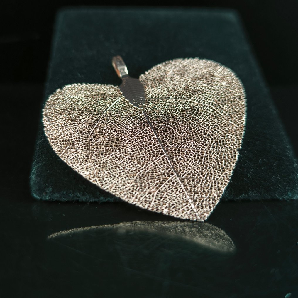 andere Blatt - Höhe: 47 mm - Breite: 40 mm- 1.82 g - (1) #3.2