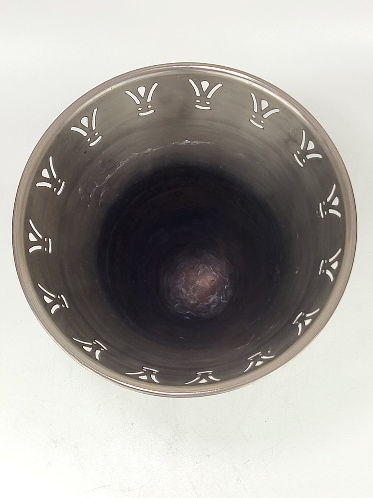 Cubo - Metal - Pieza central postmoderna #1.0