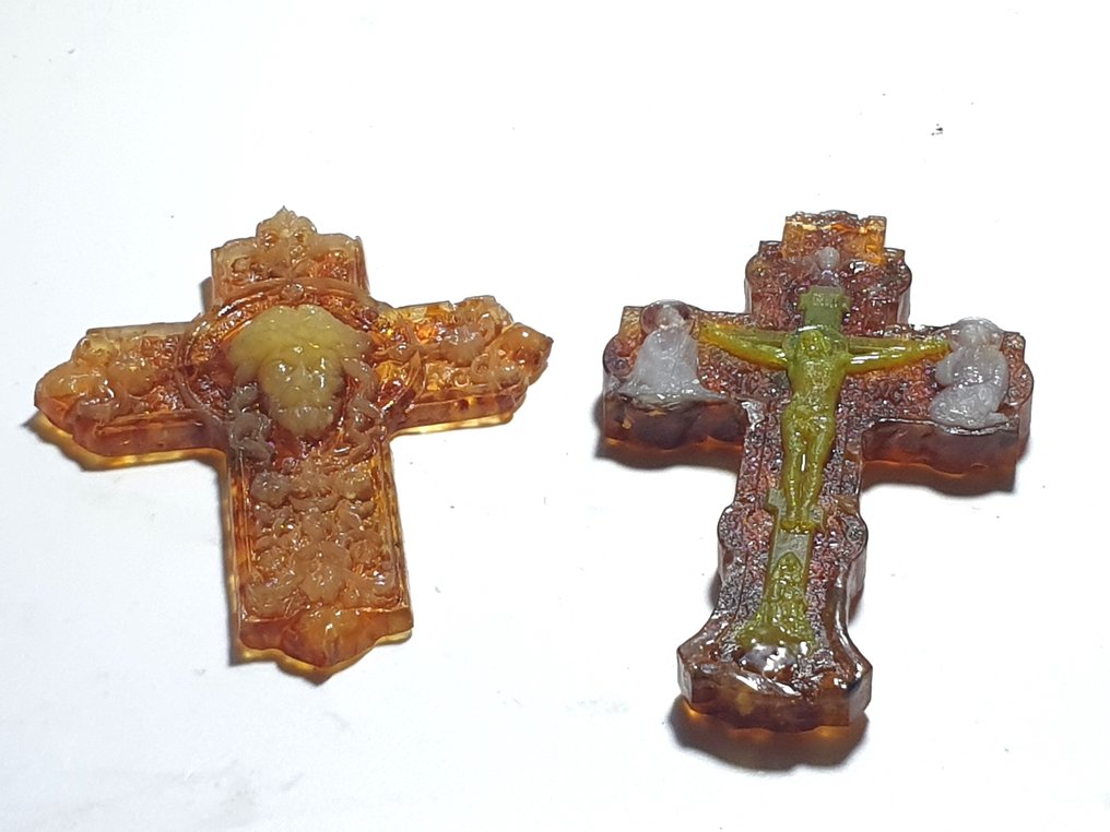  十字架 (2) - 铸造的波罗的海琥珀树脂 - 2020年及之后 - 一套两件装饰性十字架  #2.1