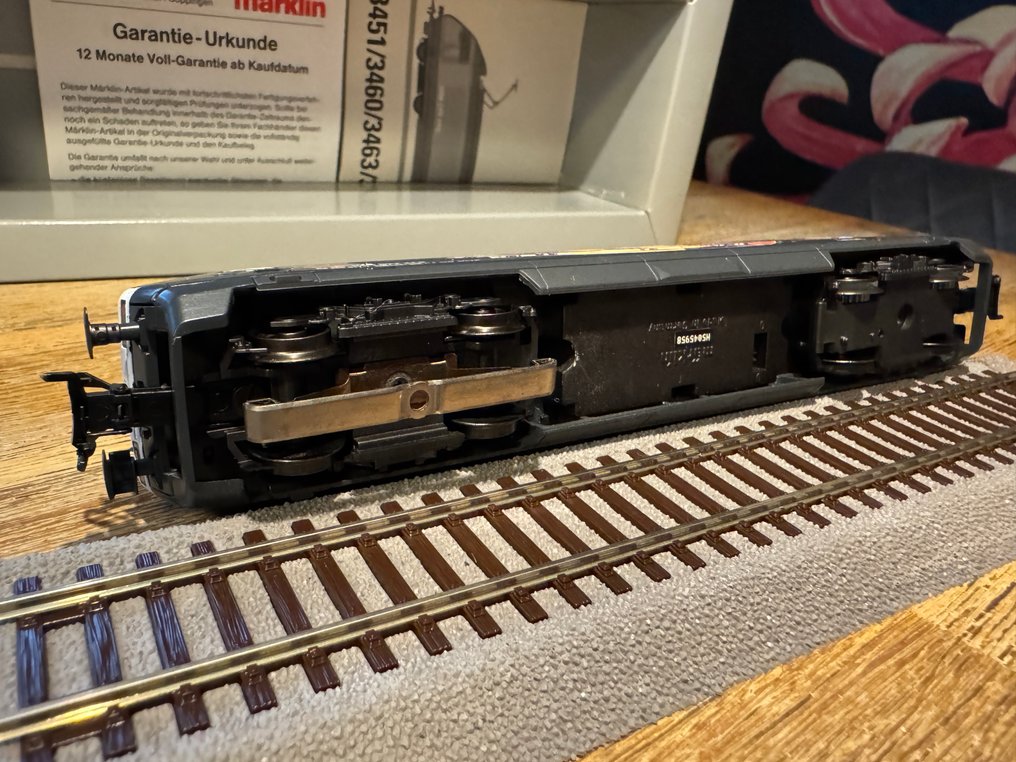 Märklin H0 - 3751 - Ellokomotiv (1) - Re 460 / Serie 460 - SBB-CFF #3.2