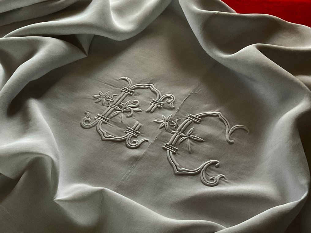 Vroeg 20e eeuws linnen beddengoed met initialen E.C. - Textiel  - 3.4 m - 2.3 m #4.3