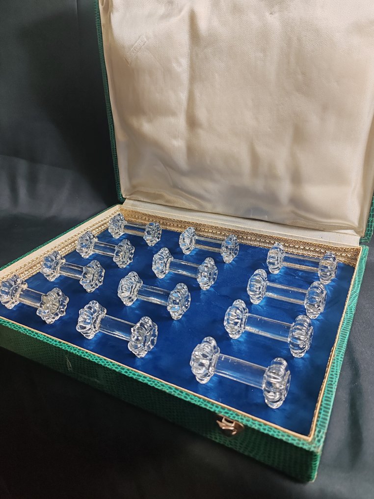 Baccarat - Knife rest - pressed molded glass #1.0