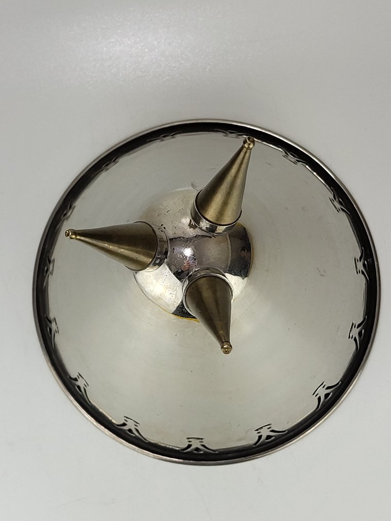 Cubo - Metal - Pieza central postmoderna #4.3